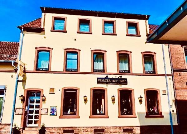 Hotel Pfaelzer Hof Enkenbach-Alsenborn Extérieur photo