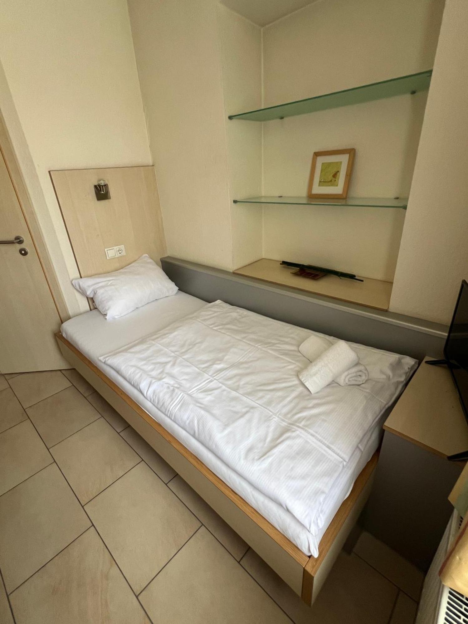 Hotel Pfaelzer Hof Enkenbach-Alsenborn Extérieur photo