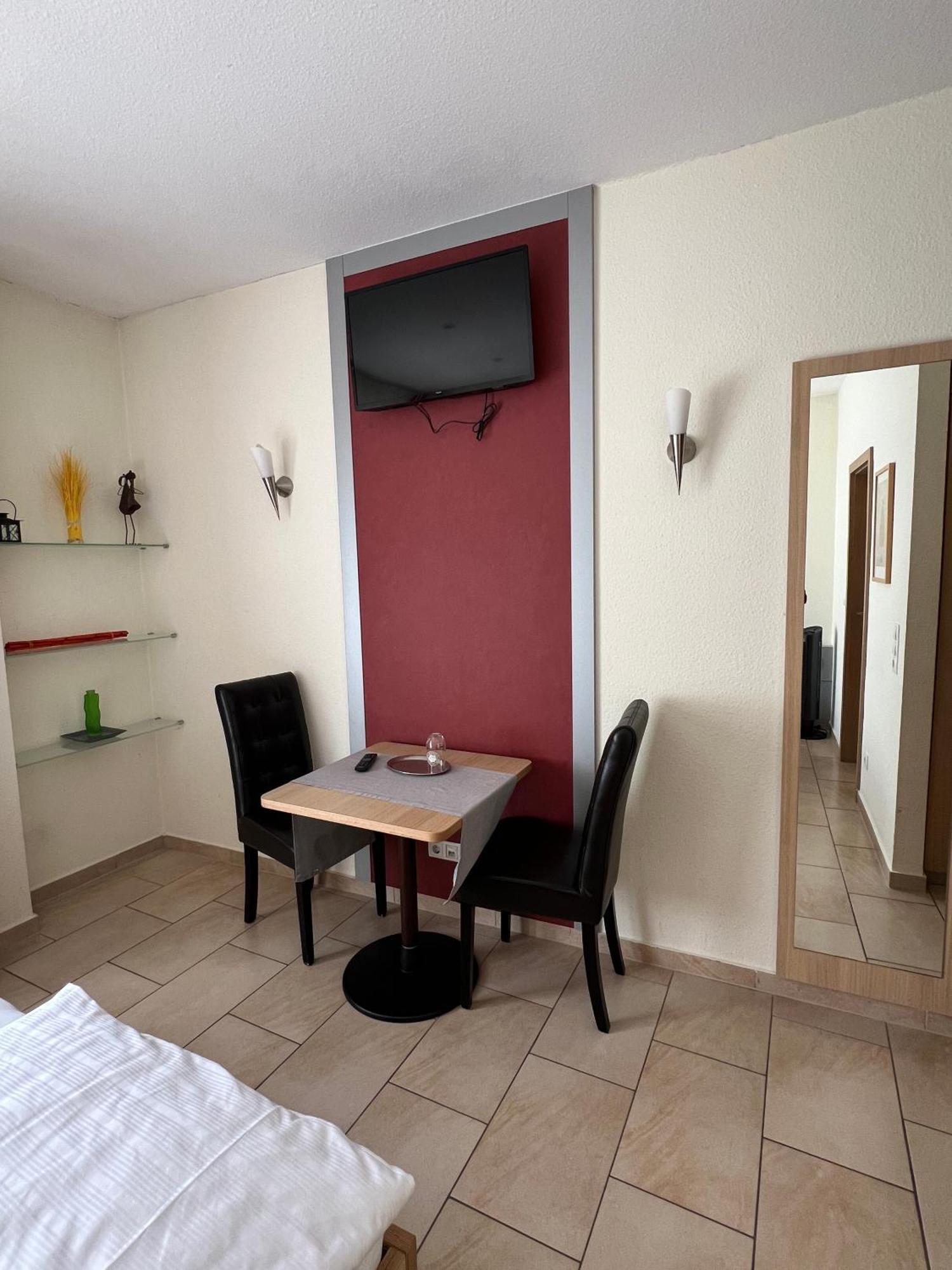 Hotel Pfaelzer Hof Enkenbach-Alsenborn Extérieur photo