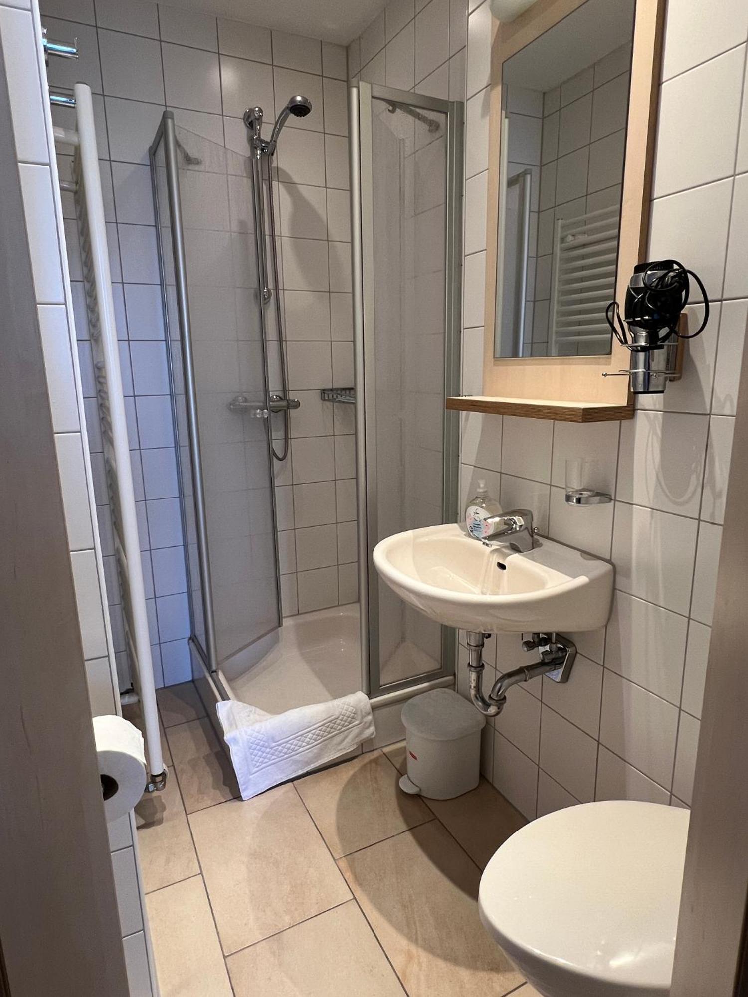 Hotel Pfaelzer Hof Enkenbach-Alsenborn Extérieur photo