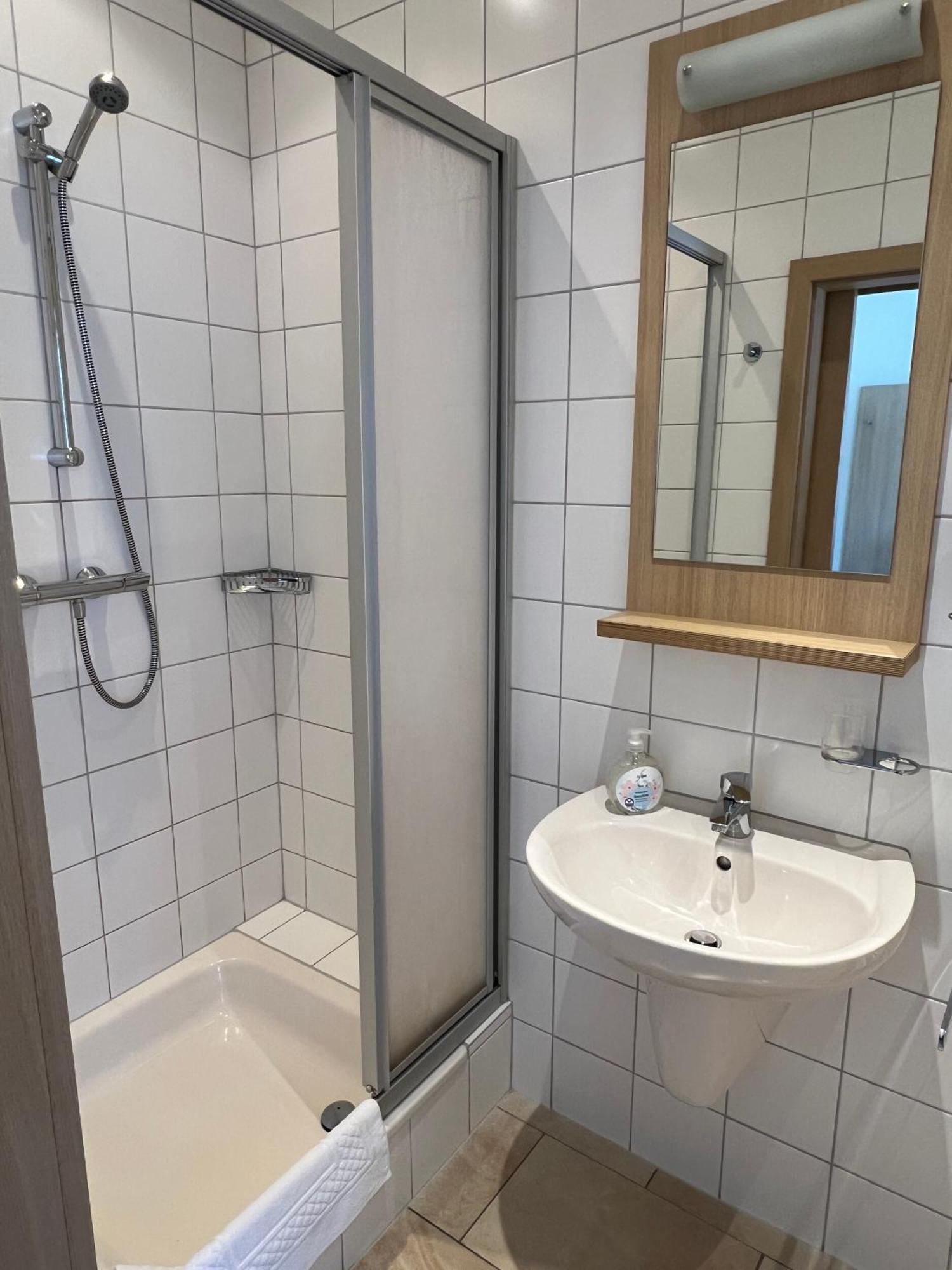 Hotel Pfaelzer Hof Enkenbach-Alsenborn Extérieur photo
